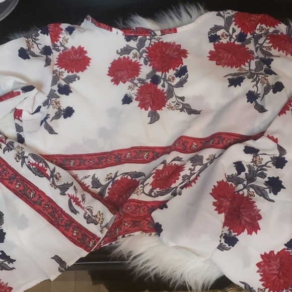 NEW Two Piece Short Set Bell Sleeve At Elbow - Picture 8 of 8